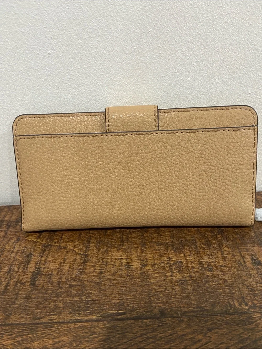 Marc Jacobs Signet Turnlock Slim Wallet in the Color Iced Coffee